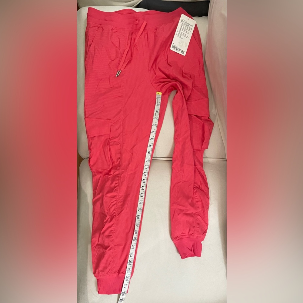 Lululemon NWT Dance Studio Relaxed Fit Mid Rise Cargo Joggers Glazed Pink Size M - Picture 12 of 15